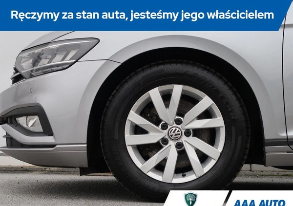 Volkswagen Passat cena 75000 przebieg: 143101, rok produkcji 2020 z Sośnicowice małe 326